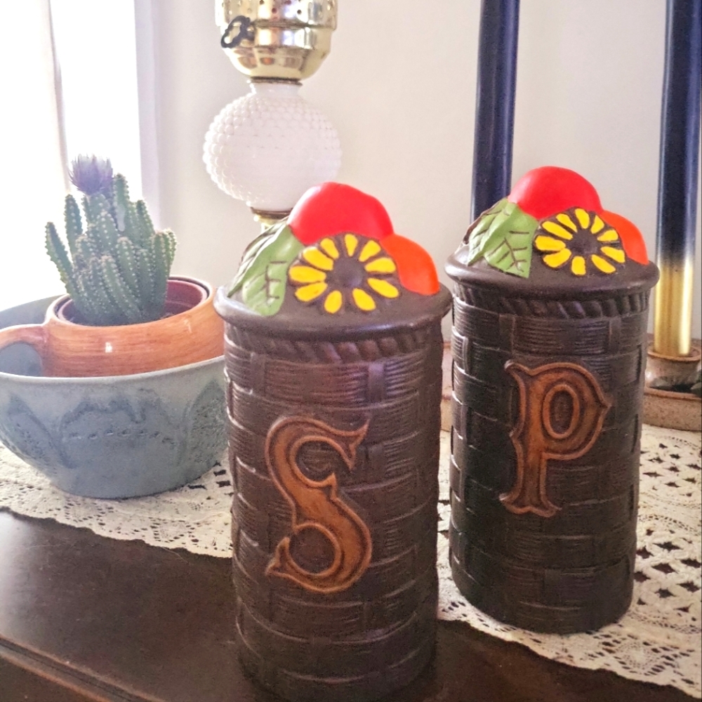 Vintage Flower Power Groovy Ceramic Retro Salt & Pepper Shakers Sunflower - Picture 5 of 8